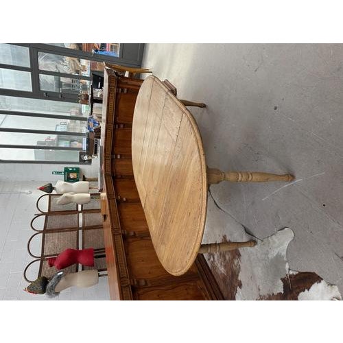 Round Solid Oak Table with Two Extensions For Sale - Image 11 of 12