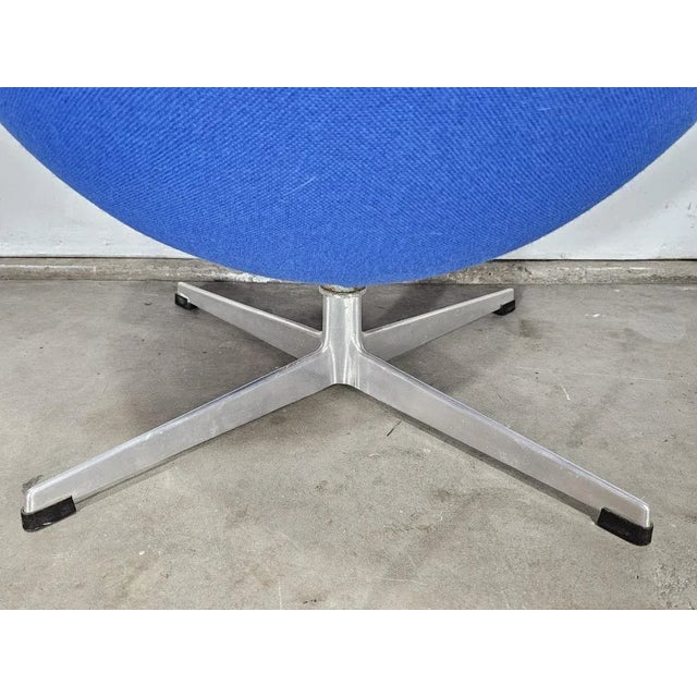 Royal Blue Early Edition Egg Chair With Ottoman by Arne Jacobsen for Fritz Hansen, 1960 For Sale - Image 8 of 12