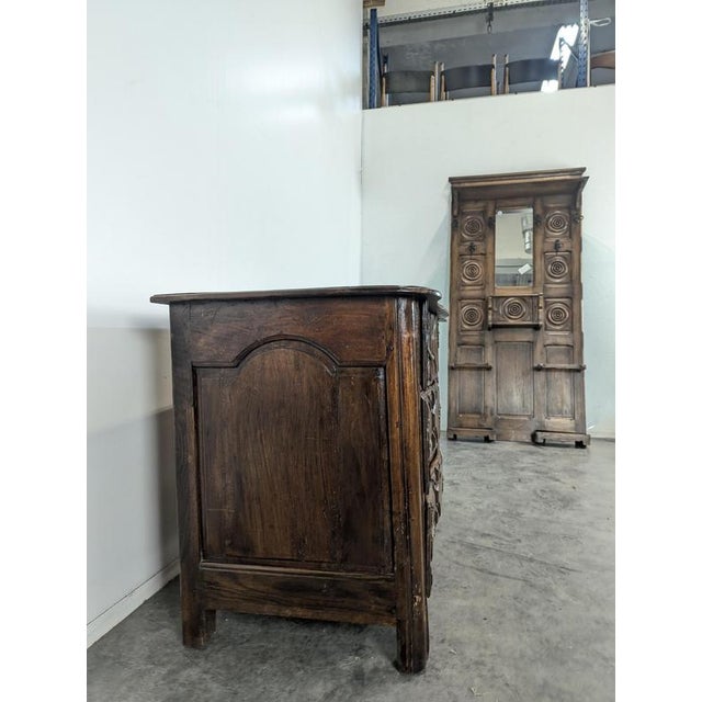 Parisian Louis XIV Chest of Drawers in Walnut For Sale - Image 3 of 11