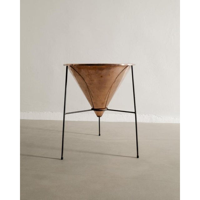 Swedish Mid-Century Round Copper Iron Tripod Planter by Hans-Agne Jakobsson, 1950s For Sale - Image 3 of 5