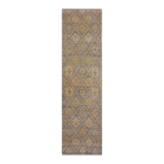 Boho Chic Ziegler Gray/Ivory Wool Runner Rug- 2'7'' X 9'2'' For Sale