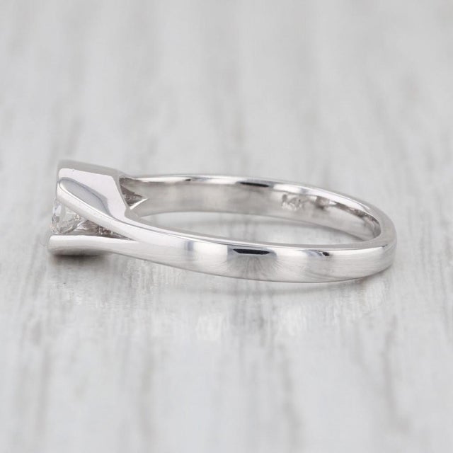 Modern 0.28ct Diamond Solitaire Engagement Ring 14k White Gold Size 6 For Sale - Image 3 of 8