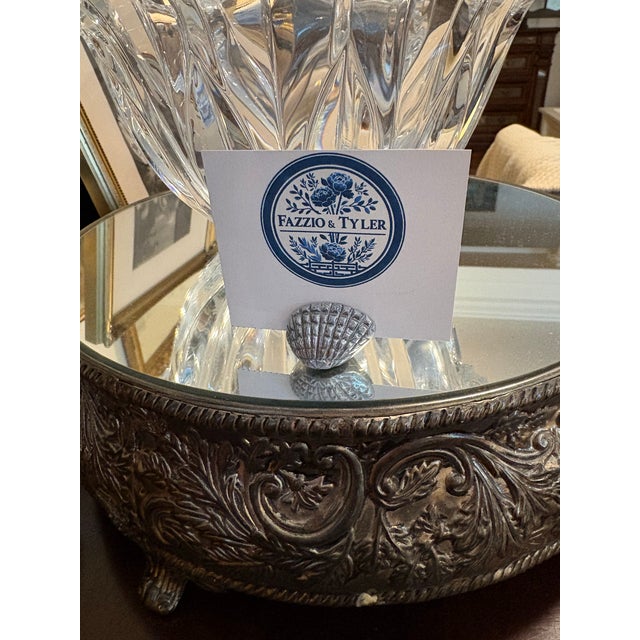 Hollywood Regency Vintage Bombay Company Silver Toned Coastal Clam Shell Place Card Holders — Set of 15 For Sale - Image 3 of 8