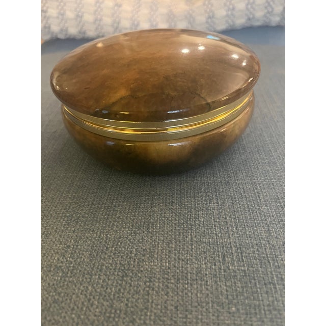 Mid 20th Century Italian Round Alabaster Trinket Box With Hinged Lid For Sale - Image 4 of 7