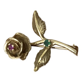 14k Gold Pin in Shape of Long Stemmed Rose With Ruby and Emerald Accent For Sale