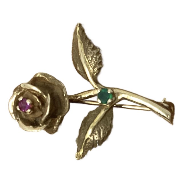 14k Gold Pin in Shape of Long Stemmed Rose With Ruby and Emerald Accent For Sale
