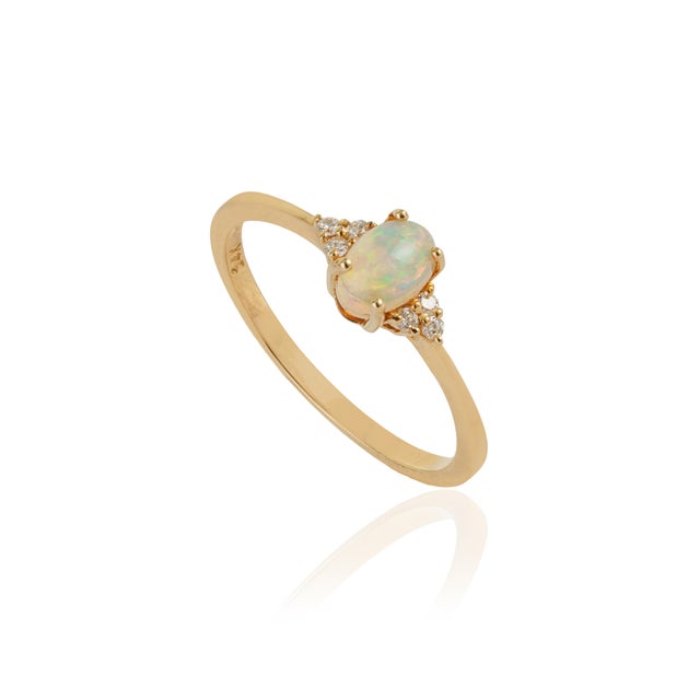 Natural Oval Cabochon Opal Ring With Trio Diamonds in 14k Yellow Gold Size 8 For Sale - Image 4 of 16