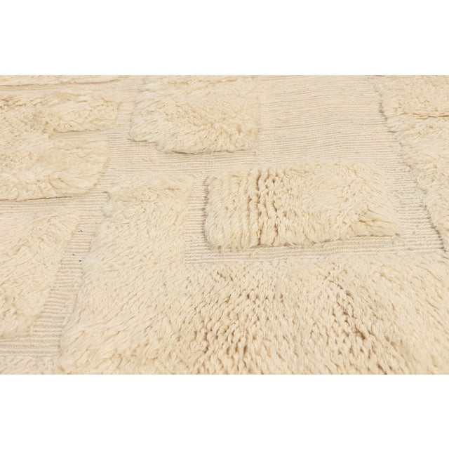 Early 21st Century Contemporary Beni Mrirt Moroccan Rug, 06'09 X 09'07 For Sale - Image 5 of 10