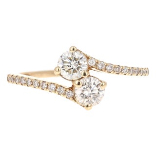 0.79 Carat Diamond 14 Karat Yellow Gold Two-Stone Ring, Size 7 For Sale