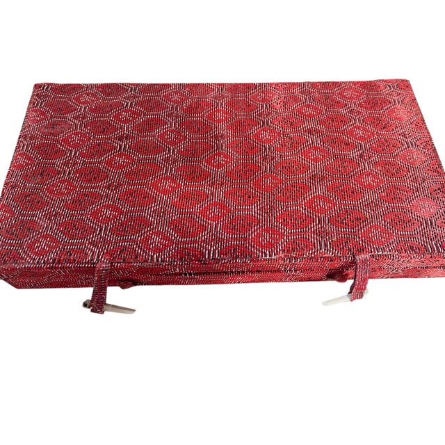 Vintage Chinese Peking Glass Snuff Bottles - Set of 4 in a Box For Sale - Image 9 of 9