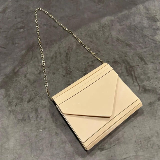 Art Deco 1950s Art Deco Style Cream Toned Bakelite and Leather Evening Bag For Sale - Image 3 of 12