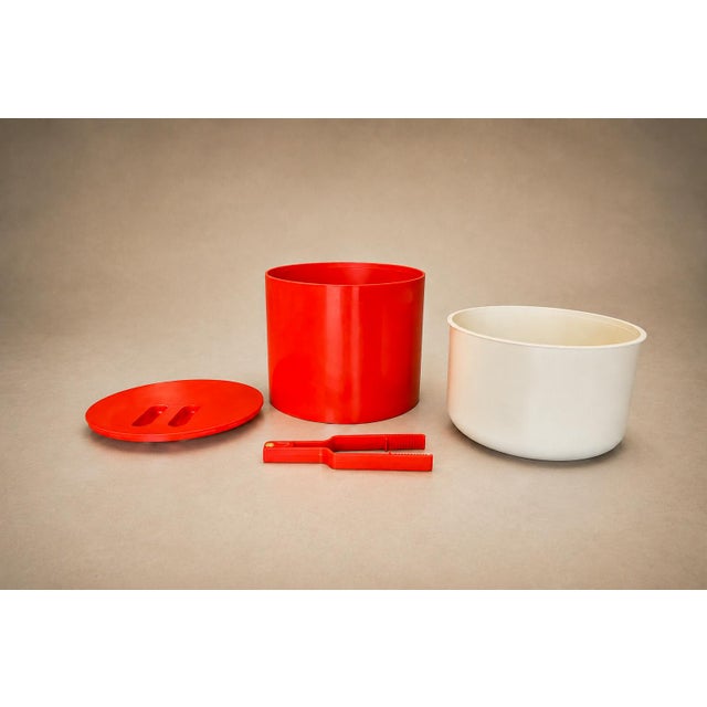 1970s Jorge Zalszupin, Paulo Jorge Pedreira and Oswaldo Mellone “Eva” Ice Bucket in Red Plastic, Brazil For Sale - Image 14 of 18