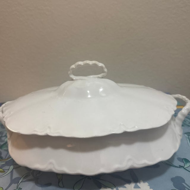French Antique Haviland Limoges "Ranson" White Scalloped Oval Covered Tureen / Serving Dish For Sale - Image 3 of 8