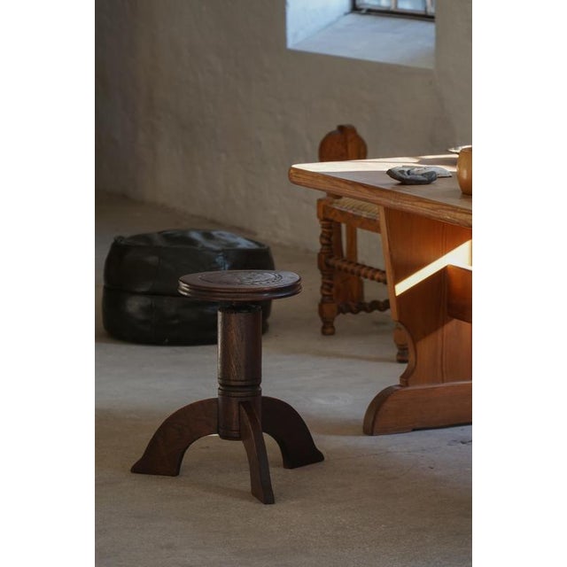 1920s Danish Art Nouveau Adjustable Stool in Carved Wood, 1920s For Sale - Image 5 of 18