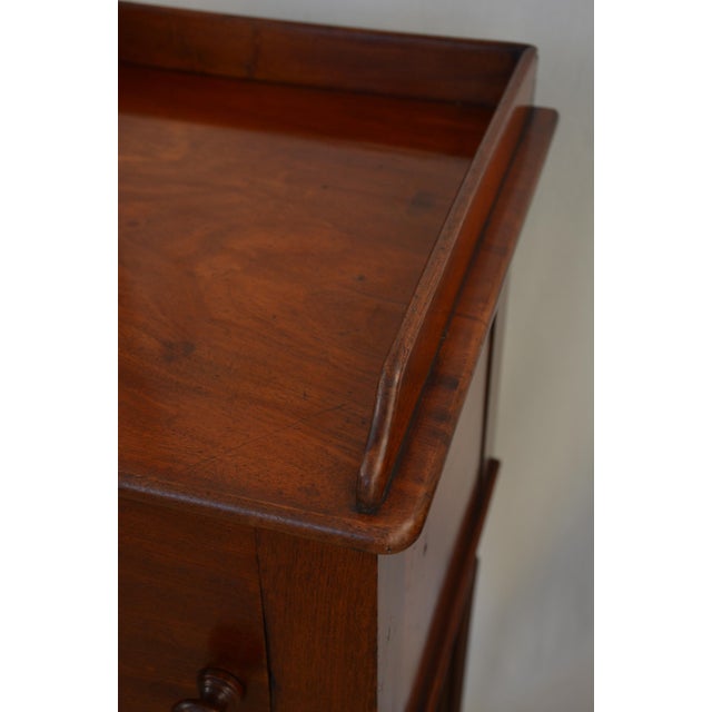 William VI Mahogany Nightstand in the style of Gillows, England, 1830s For Sale - Image 16 of 18