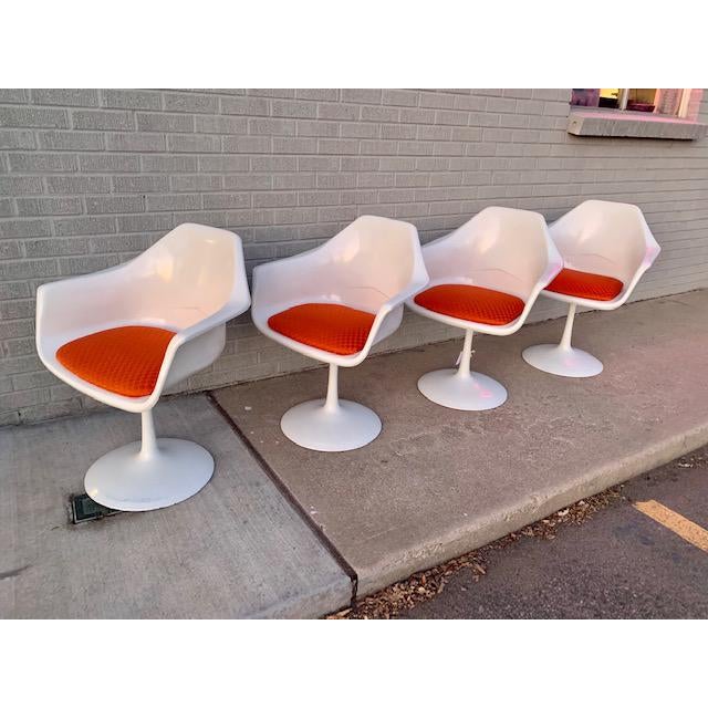 Mid Century Modern Saarinen Style Tulip Metalcraft Swivel Dining Chairs Set Of 4 Chairish