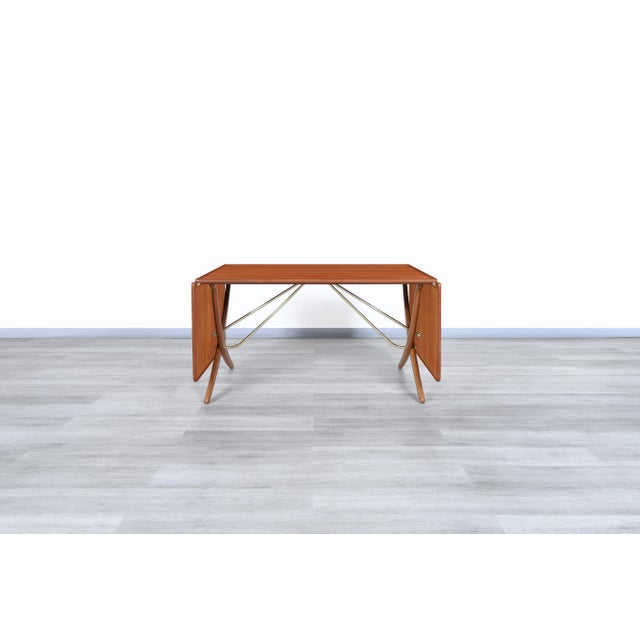 Danish Modern at-304 Dining Table by Hans J. Wegner in Teak and Oak For Sale - Image 12 of 13