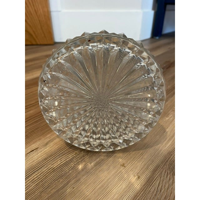 Vintage Cut Crystal Two-Piece Egg-Shaped Trinket Box For Sale In New York - Image 6 of 7
