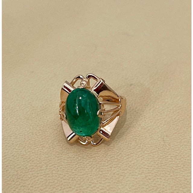 Late 20th Century 7 Carat Elongated Oval Emerald Cabochon 14 Karat Rose Gold Cocktail Ring Vintage For Sale - Image 5 of 18