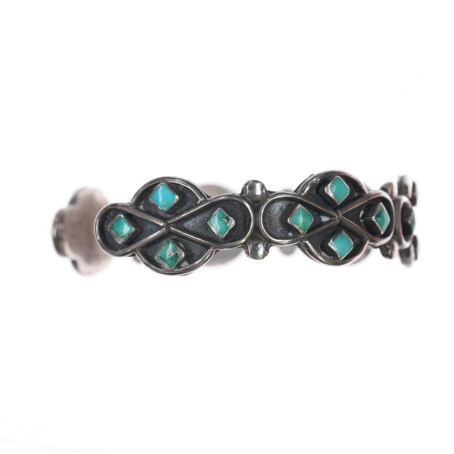 1950s 6.25" c1950's Vintage Zuni sterling and turquoise inlay shadowbox cuff bracelet For Sale - Image 5 of 10
