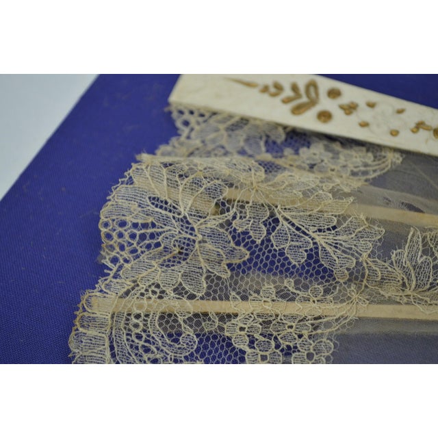White 19th Century Fan in White Silk Lace For Sale - Image 8 of 13