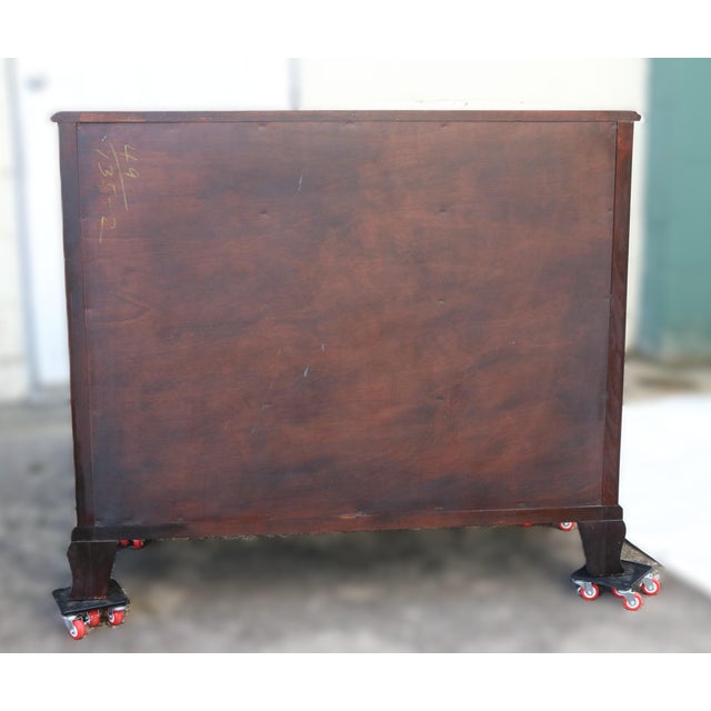 Mid 20th Century Kindel Furniture Mahogany Serpentine Chest of Drawers/Commode For Sale - Image 9 of 15