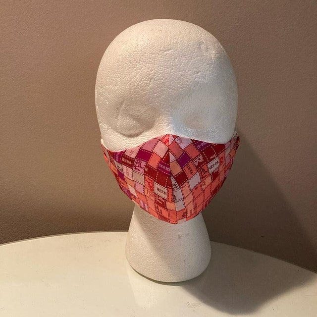 2000 - 2009 Hermes Cherry Red Bolduc Au Carre Silk Scarf face mask For Sale - Image 5 of 9