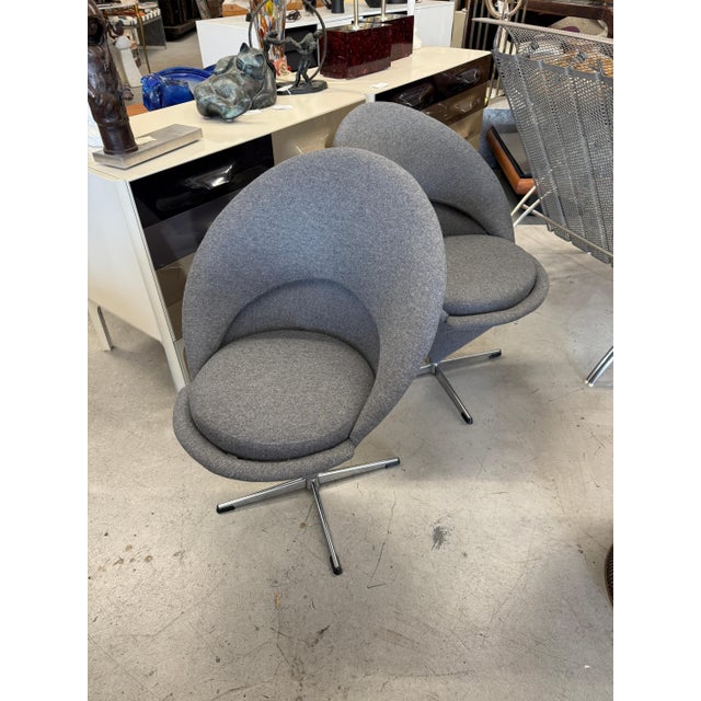 Verner Panton Cone Chairs Re-upholstered in Gray Wool Flannel - Set of 2 For Sale In Palm Springs - Image 6 of 12