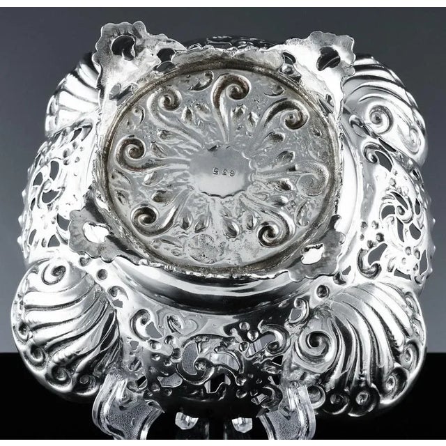 19th Century English Art Nouveau Sterling Silver Repoussé Nut Dish For Sale In Chicago - Image 6 of 6