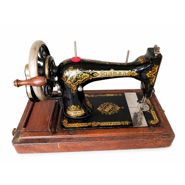 Antique Singer Hand Crank Sewing Machine in Bentwood Case, 1890s For Sale - Image 10 of 10