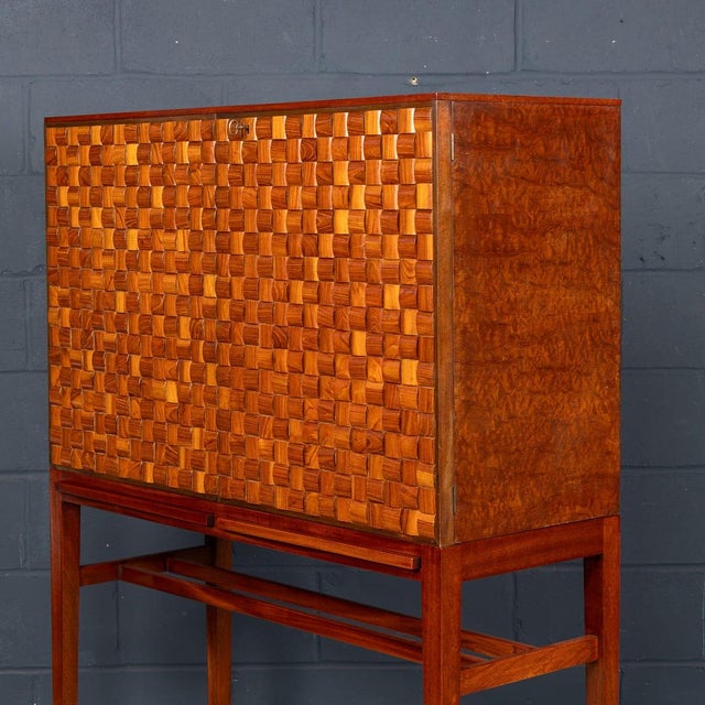 Vintage Italian Dry Bar Cabinet with Woven Front Decor on Stand, 1960 For Sale - Image 9 of 18