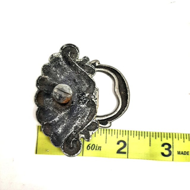 Late 19th Century 1895 Victorian French Drop Ring Shell Metal Pull a Pair For Sale - Image 5 of 7