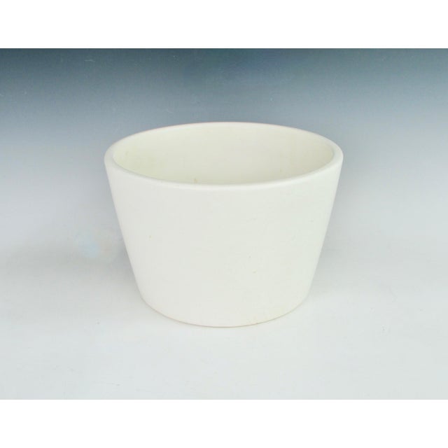 Gray Mid 20th Century Matte White Planter Pot Attributed to Architectural Pottery California For Sale - Image 8 of 9