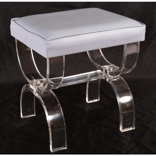 1980s 1980s Modern Clear Lucite X-Form Stretcher Base Vanity Bench For Sale - Image 5 of 9