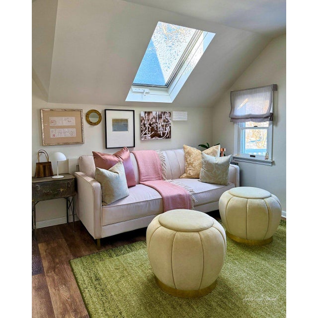 Marina Throw Jacquard Collection, Magenta For Sale - Image 9 of 9