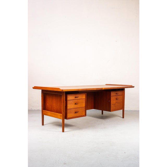 Mid-Century Danish Model 207 Desk in Teak by Arne Vodder for Sibast, 1960s For Sale - Image 6 of 18