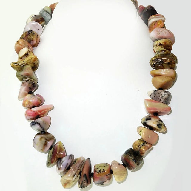 Traditional AJD Necklace of Highly Polished Pink Peruvian Opal Nuggets and Black Spinel For Sale - Image 3 of 6
