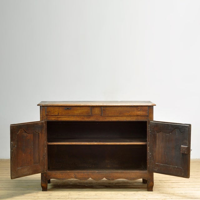Antique Louis XV Commode in Oak, 1750 For Sale - Image 4 of 16