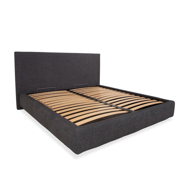 Modern Fabric Bed from Poliform For Sale - Image 3 of 14