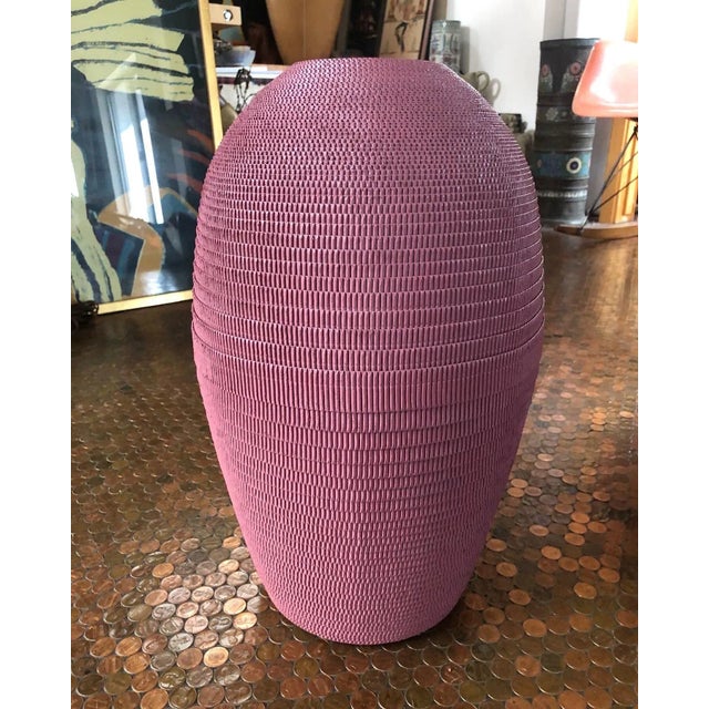 1980s corrugated cardboard vase from Flute of Chicago. In great condition!