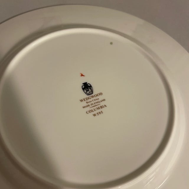Traditional Classical Wedgwood Plate For Sale - Image 3 of 4