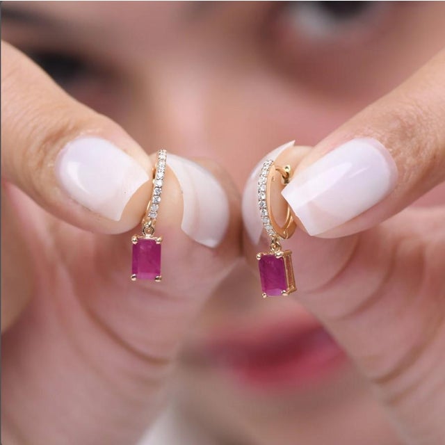 1.39 Cts Natural ruby earring in 18k gold For Sale - Image 10 of 18