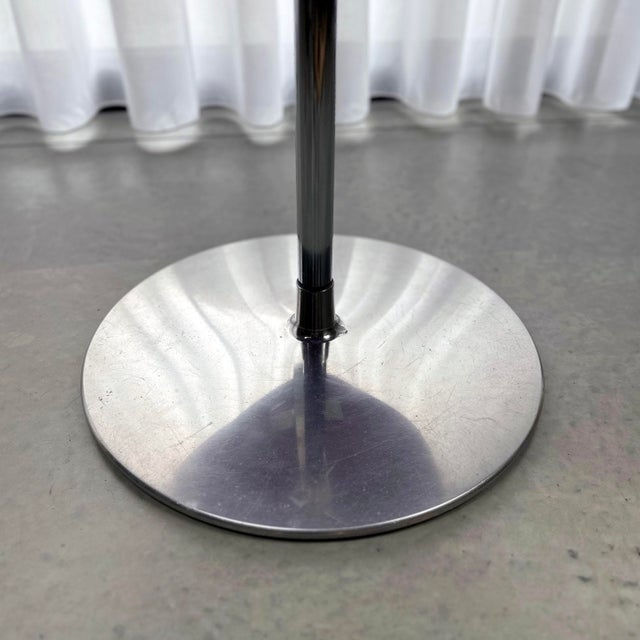 An original ‘little tulip’ chair, designed in 1965 by pierre paulin for artifort. This one is a version in a funky purple...