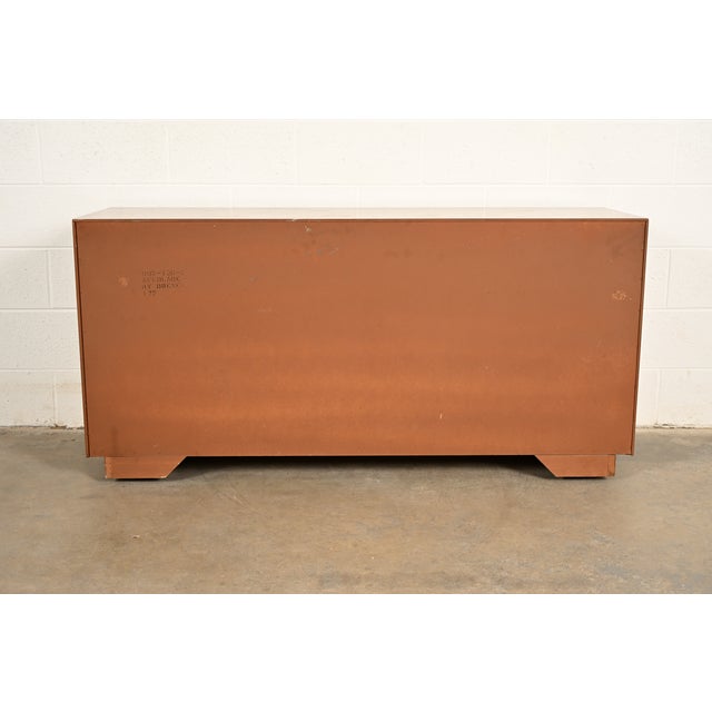 Drexel Heritage Mid-Century Modern Hollywood Regency Campaign Walnut Dresser or Credenza, 1970s For Sale - Image 14 of 16