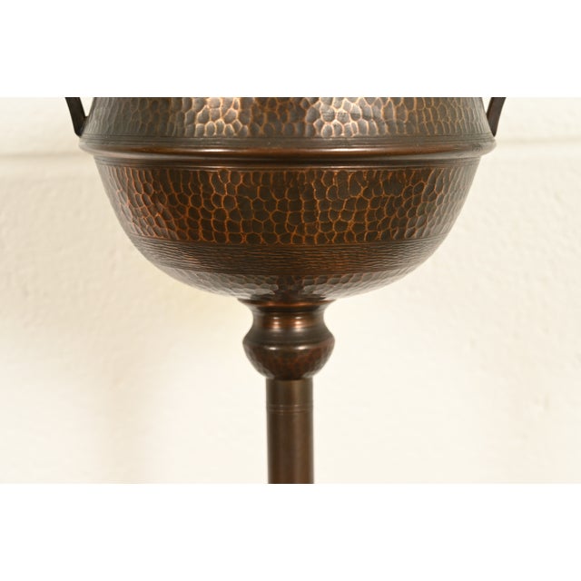 Roycroft Trefoil Antique Mission Arts & Crafts Hand-Hammered Copper Smoker's Stand With Ashtray, Circa 1910 For Sale - Image 10 of 14