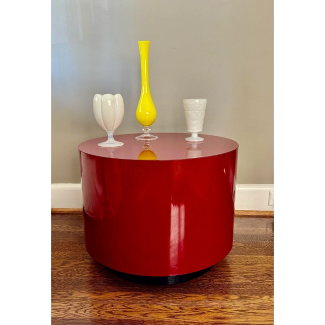 Bold, High gloss Red and Black lacquer laminate side table or stand for display or drinks. Adds a unique artistic edge to...