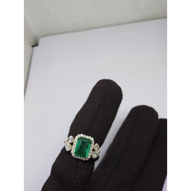 Gemstone details Gold Purity: 18K Solid Gold Emerald: 2.06 cts Diamond: 1.02 cts 18K gold Gross weight: 4.10 grams Net...