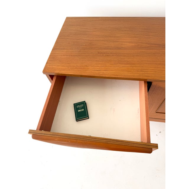 Mid-Century Modern Teak Stateroom Credenza from Stonehill, 1970s For Sale - Image 14 of 17