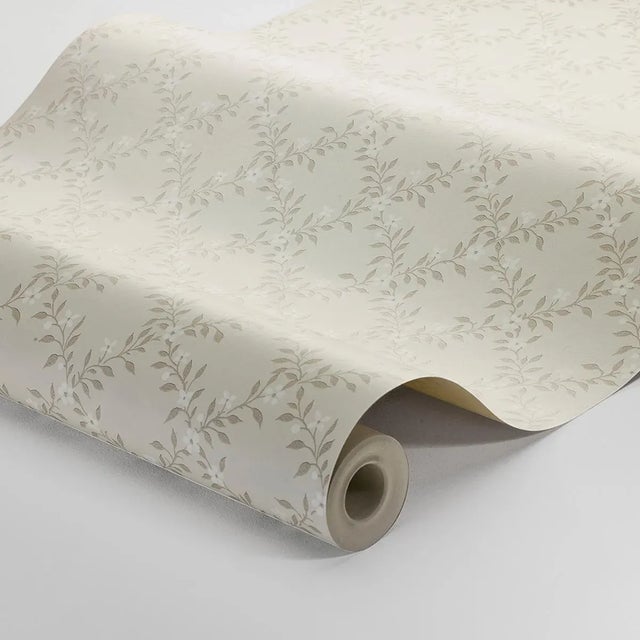 A lovely floral lattice with endless charm, Sommarslöja in sage was originally hand-painted in the 1950s. Featuring dainty...