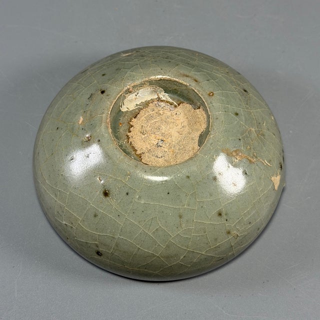 16th Century Antique Chinese Celadon Crackle‑Glaze Bowl, Collectible Antique For Sale - Image 5 of 5